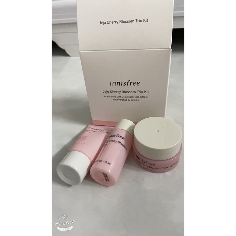 Bộ mini dưỡng trắng da hoa anh đào Innisfree Jeju Cherry Blossom Duo Set (3 món)