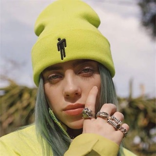 Mũ len bennie blohsh của Billie Eilish