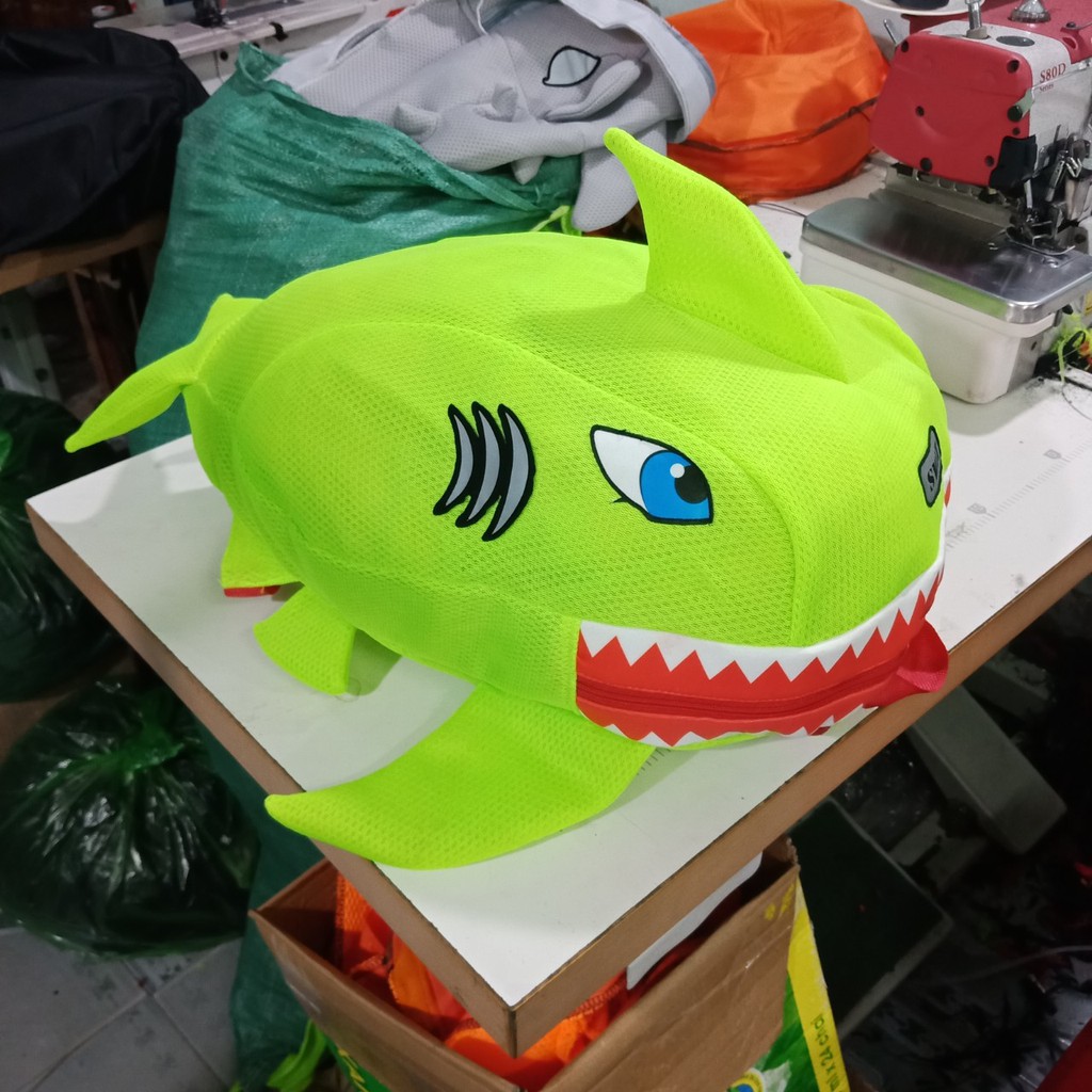 Balo Baby Shark xanh dạ quang dễ thương