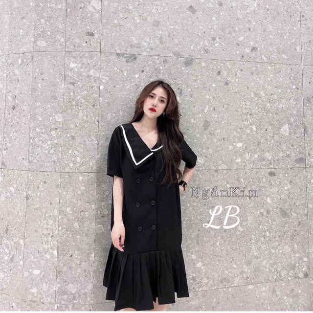 Váy suông đuôi cá cổ kẻ lệch