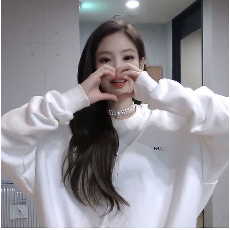 ÁO SWEATER TRẮNG GIỐNG JENNIE BLACKPINK