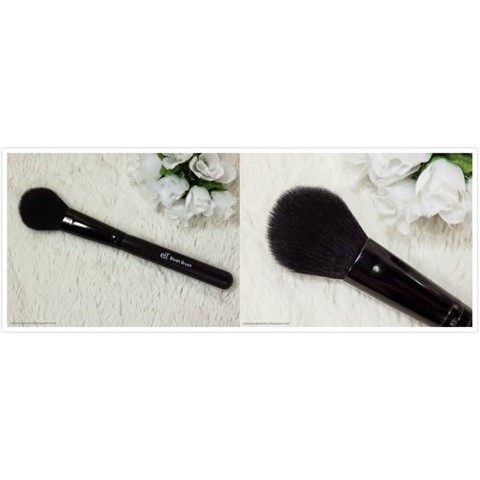Cọ Đánh Má Hồng E.L.F STUDIO BLUSH BRUSH