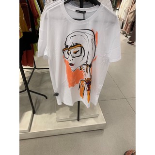 Áo thun Zara hình cô gái