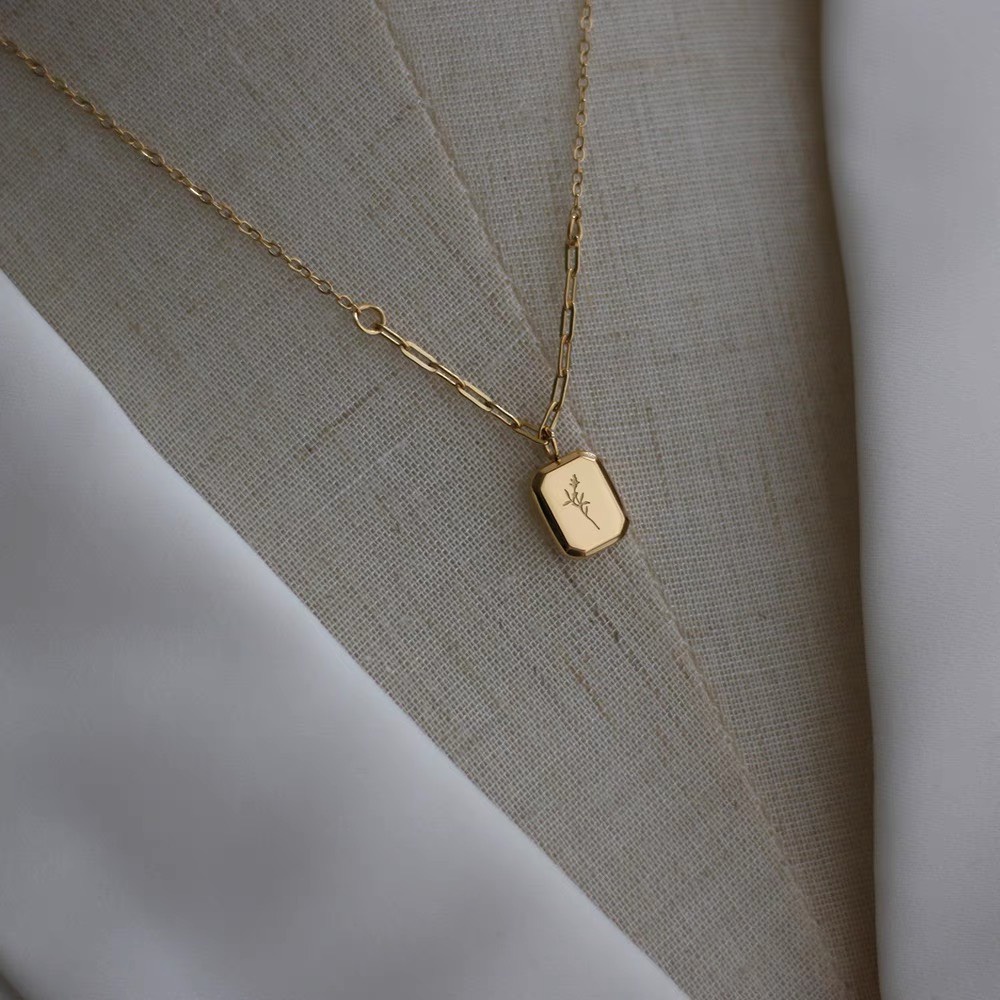 Dây Chuyền Titan Nữ Mặt Chữ Nhật Khắc Hoa ERASHOP 079985 - Cá Tính, Vintage, Phụ Kiện Giá Rẻ