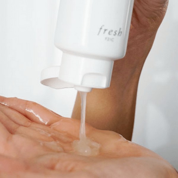 [ shop mới ưu đãi ] (150ml) Sữa Rửa Mặt Fresh Soy Face Cleanser. Làm mềm và giúp da có vẻ ngoài bóng khoẻ