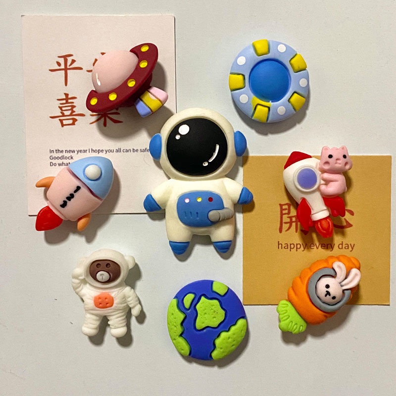 Nam Châm Mini Trang Trí Tủ Lạnh Hình Gấu / Dâu Tây 3d Dễ Thương