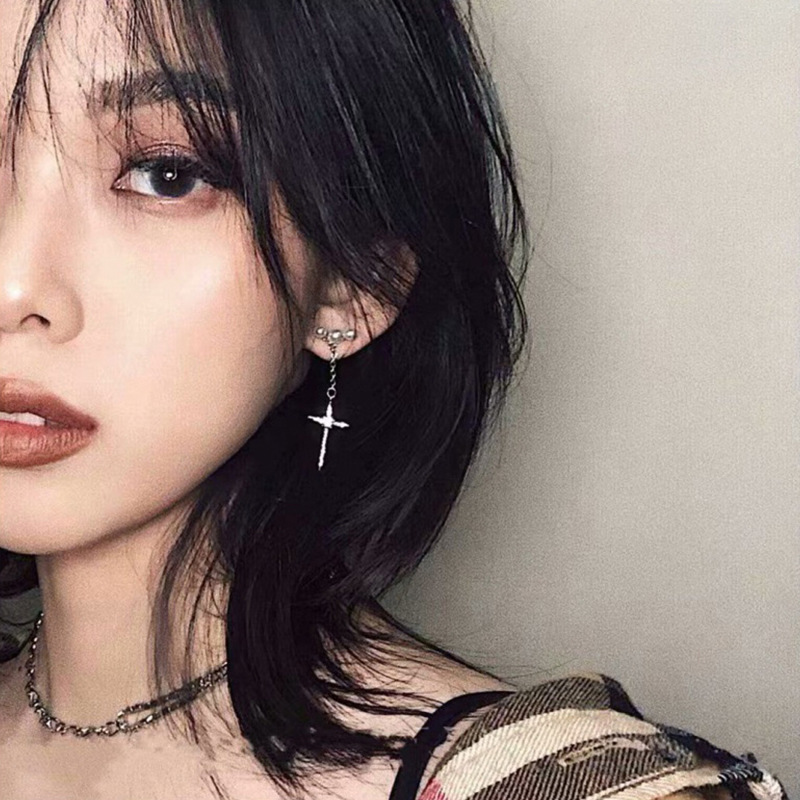 Khuyên Tai Chuỗi Đính Hạt Giả Ngọc Trai Và Đá Zircon