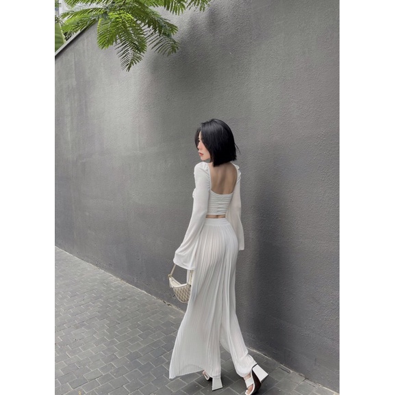 Set áo thun xoắn ngực tay loe + Quần suông dập ly