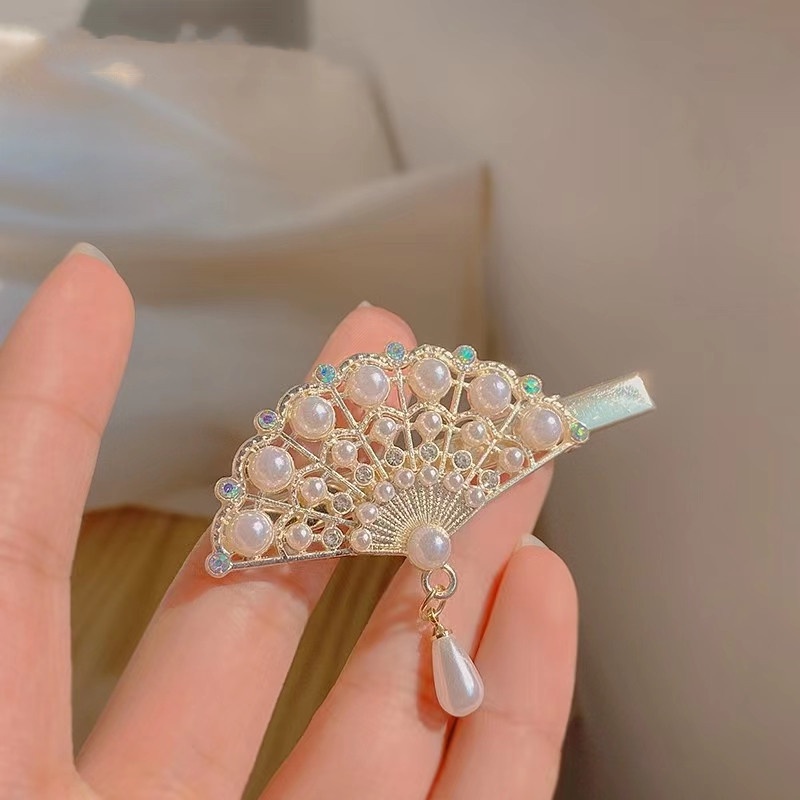 Kẹp Tóc Kim Loại Hình Bướm Đính Đá Màu Vàng Thời Trang Phong Cách Hàn Quốc Cho Nữ