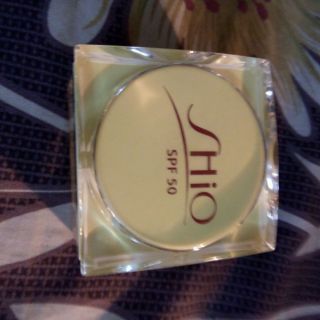 Kem Dưỡng Da SHIO 20g ( Vàng )