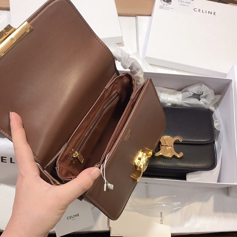 Túi dáng vuông size 19cm fullbox