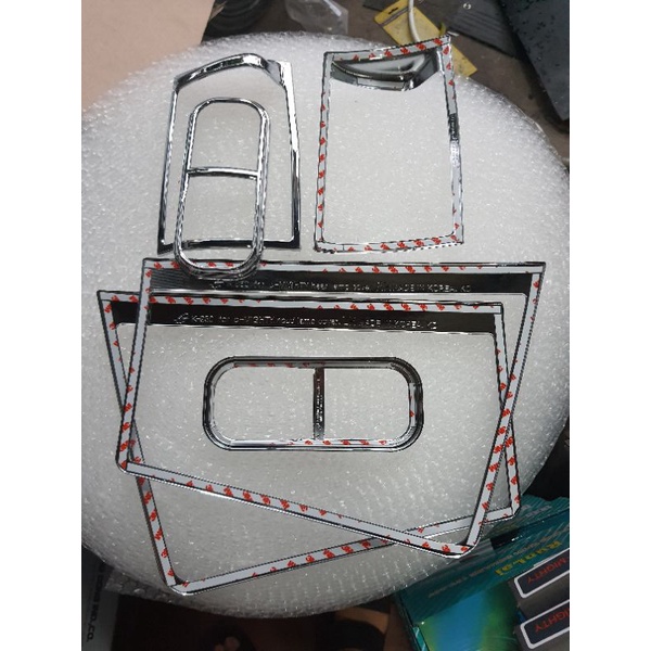 com bo ốp đèn pha + ốp xi nhan hyundai 3t5 , hd450,hd500,hd65,hd72,hd99, new 110sl gồm 5 món hàng KD