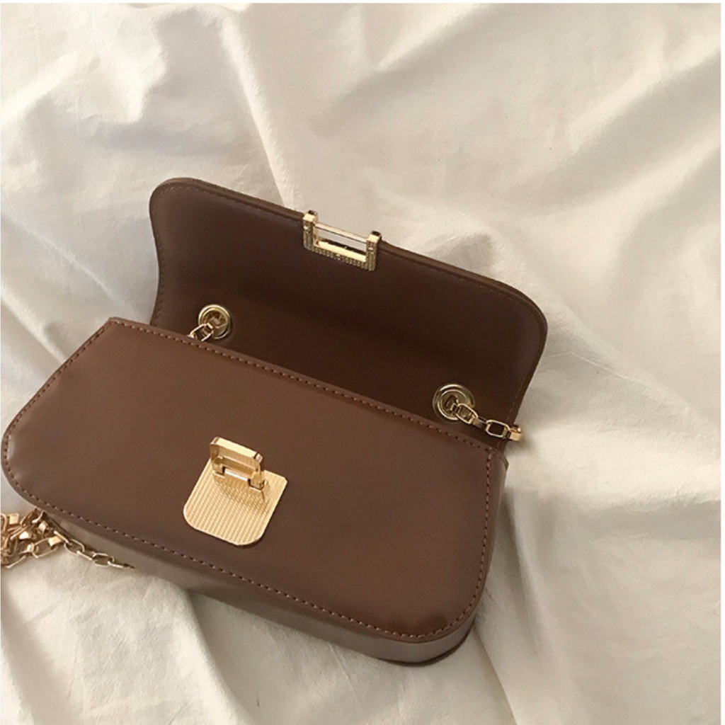 Túi Đeo Chéo Hình Chữ Nhật Phối Dây Xích Phong Cách Phương Tây La.orie - La022