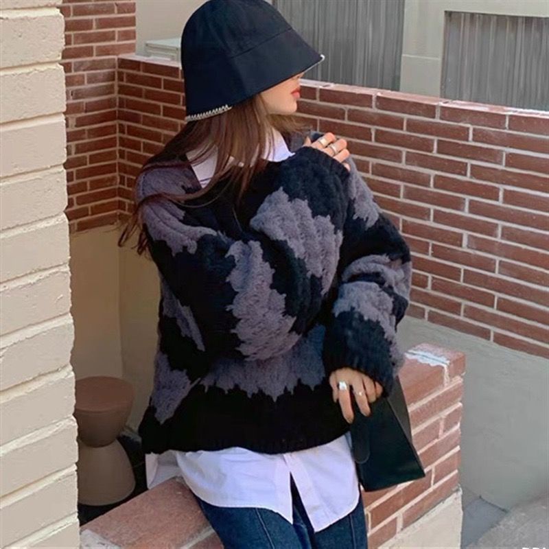 Áo sweater dệt kim mềm mại họa tiết kẻ sọc màu tương phản phong cách HànQuốc