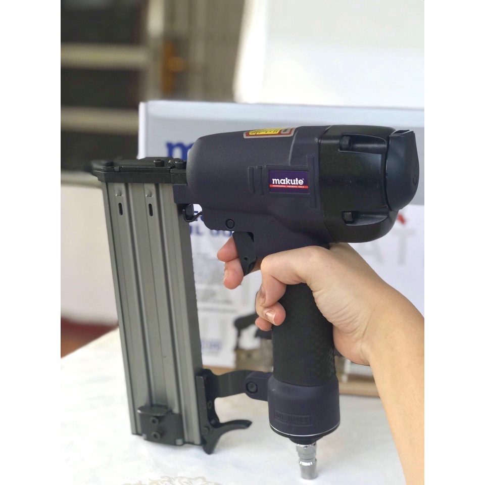 Súng bắn đinh thẳng dùng hơi F50 MAKUTA bắn đinh 5 phân máy nhật bảo hành 6 tháng