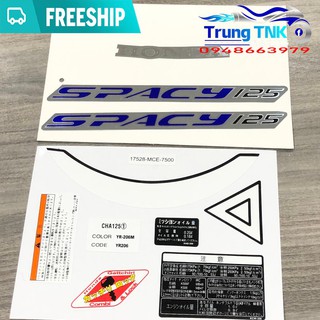Tem honda spacy 125 màu trắng.