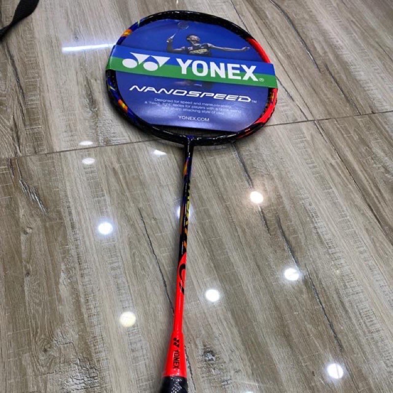 1 chiếc vợt yonex cước khuyến mãi căng cước , bao đựng vợt và cuốn cán