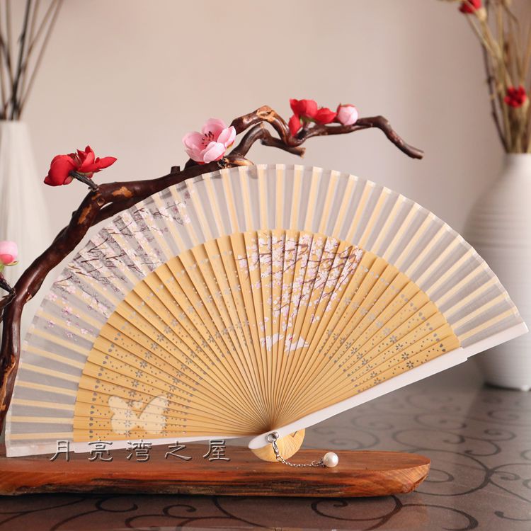 Quạt Vải Lụa Tay Cầm Bằng Tre Kiểu Nhật Bản 20cm Dễ Thương Cho Nữ