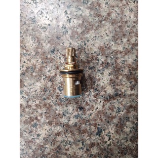 Lõi chân ngắn vòi nước bằng đồng, vòi hồ, củ sen tắm lạnh.