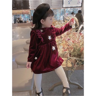váy nhung đỏ ngôi sao