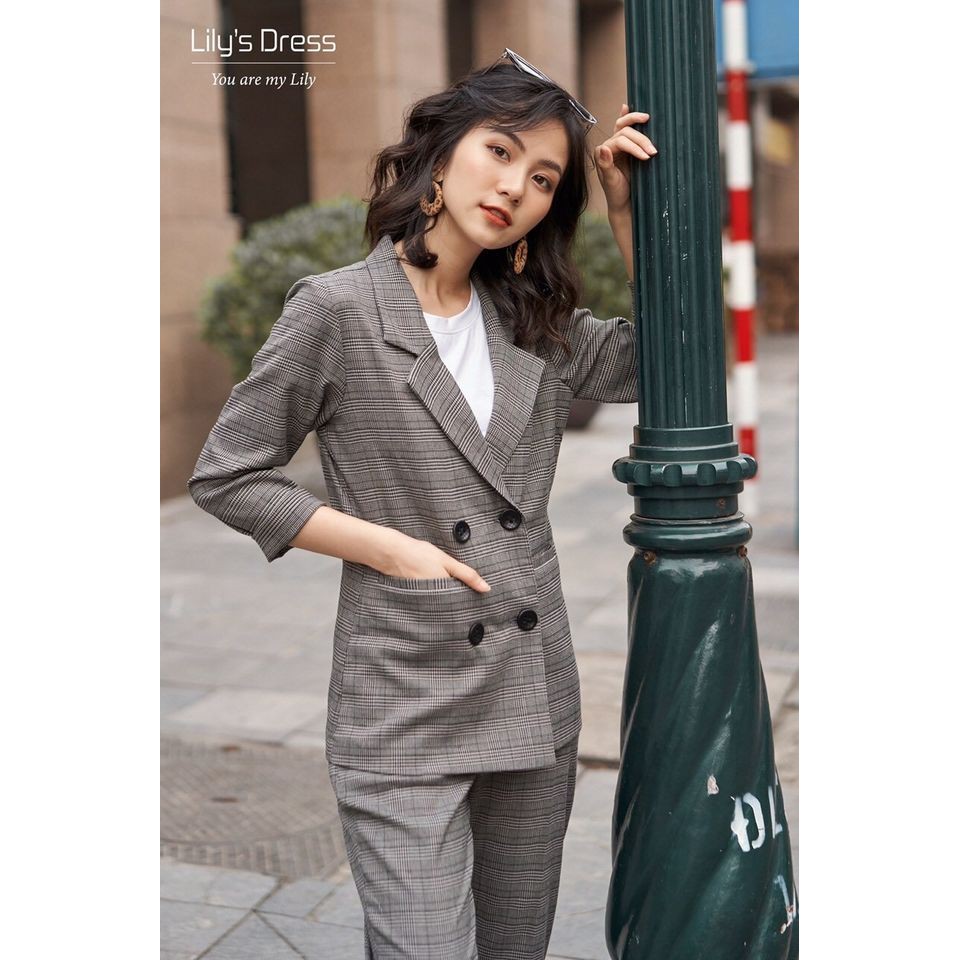 Set Blazer Ghi Tối 4 cúc dáng ngắn + quần âu by Lilie | BigBuy360 - bigbuy360.vn