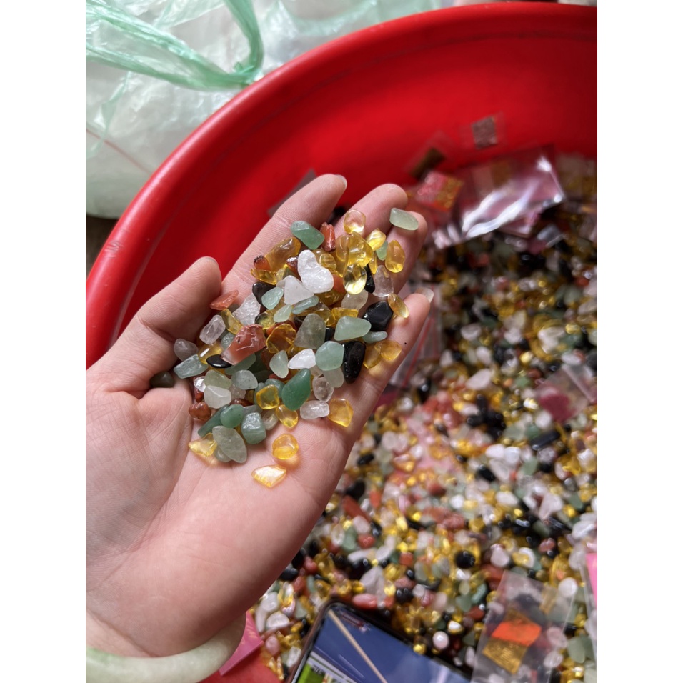 Vụn đá trang trí nhiều màu 20 hạt
