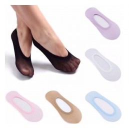 Vớ nữ mang hài - màu da và đen .