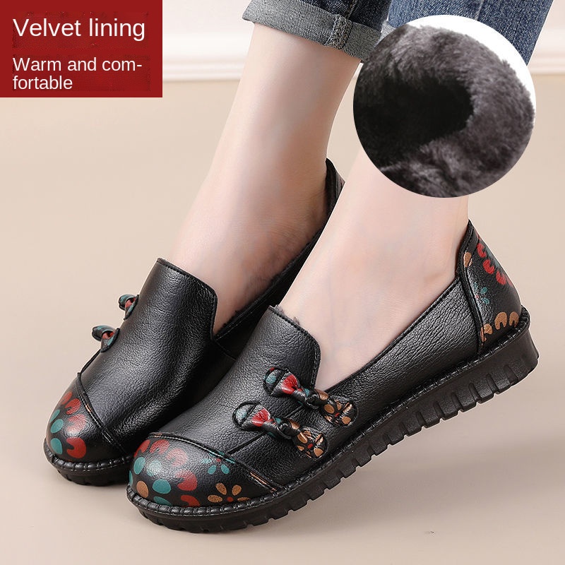 Giày lười đế mềm thoải mái in họa tiết thổ cẩm cho phụ nữ trung niên