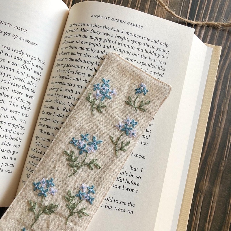 Bookmark vải thêu tay