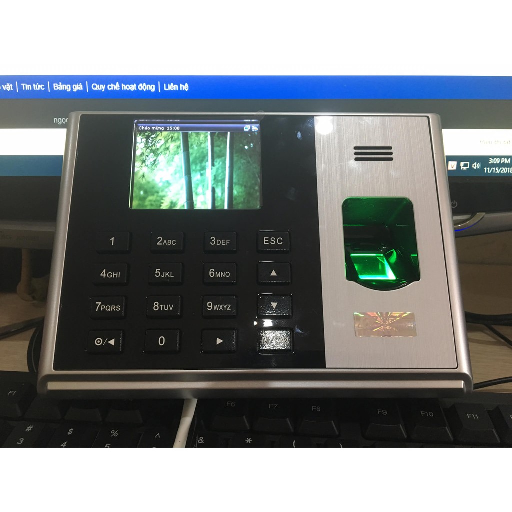 Máy chấm công Kobio UA300