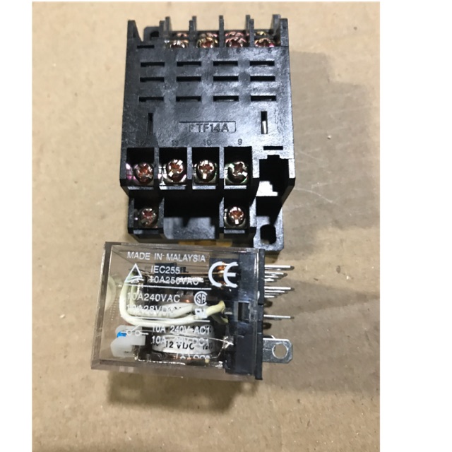 Rơ le 12V 14 chân to + đế (Giá 1 bộ )
