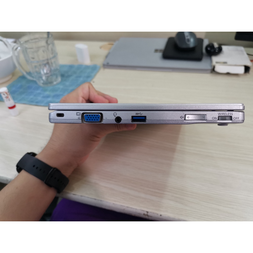 Laptop PANASONIC CF-RZ4 màn hình cảm ứng 10 inch Chip Core M-5Y71