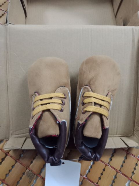 Giày tập đi cho bé