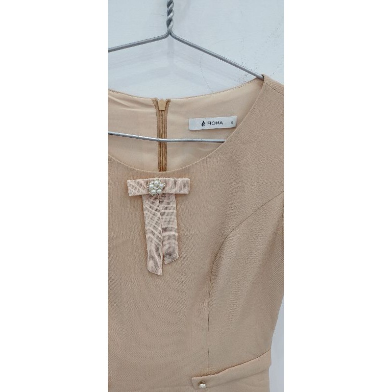 váy kem và hồng size s
