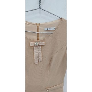 Váy kem và hồng size s