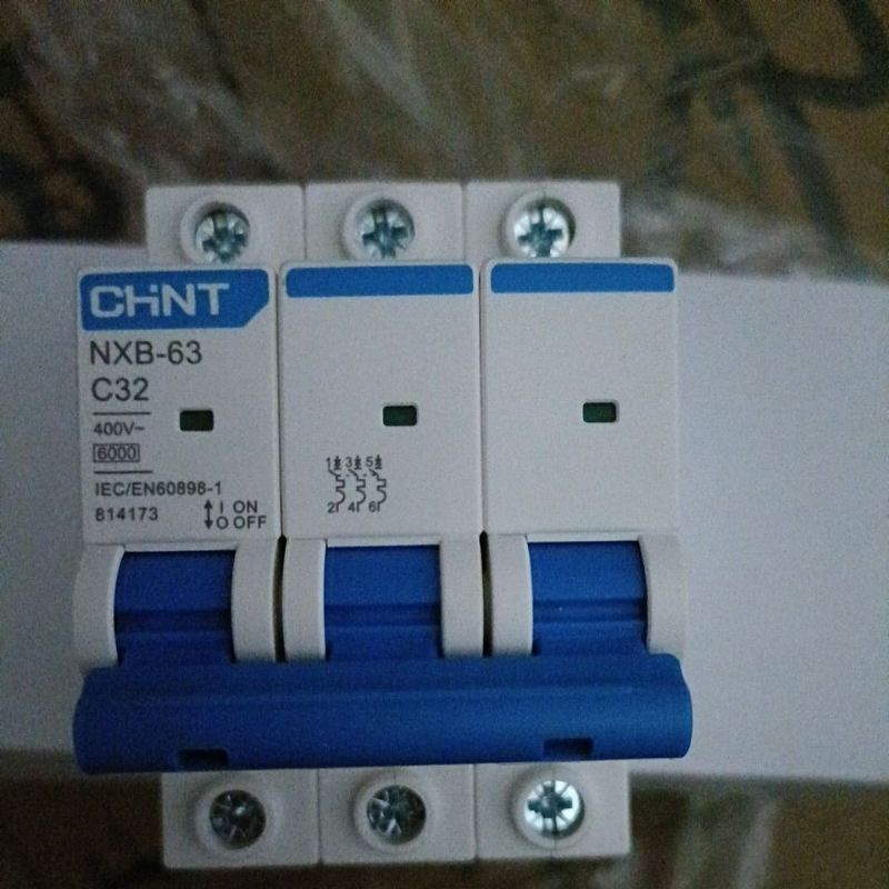 Aptomat 3p 32a CB 3 pha C32 MCB attomat 380V
