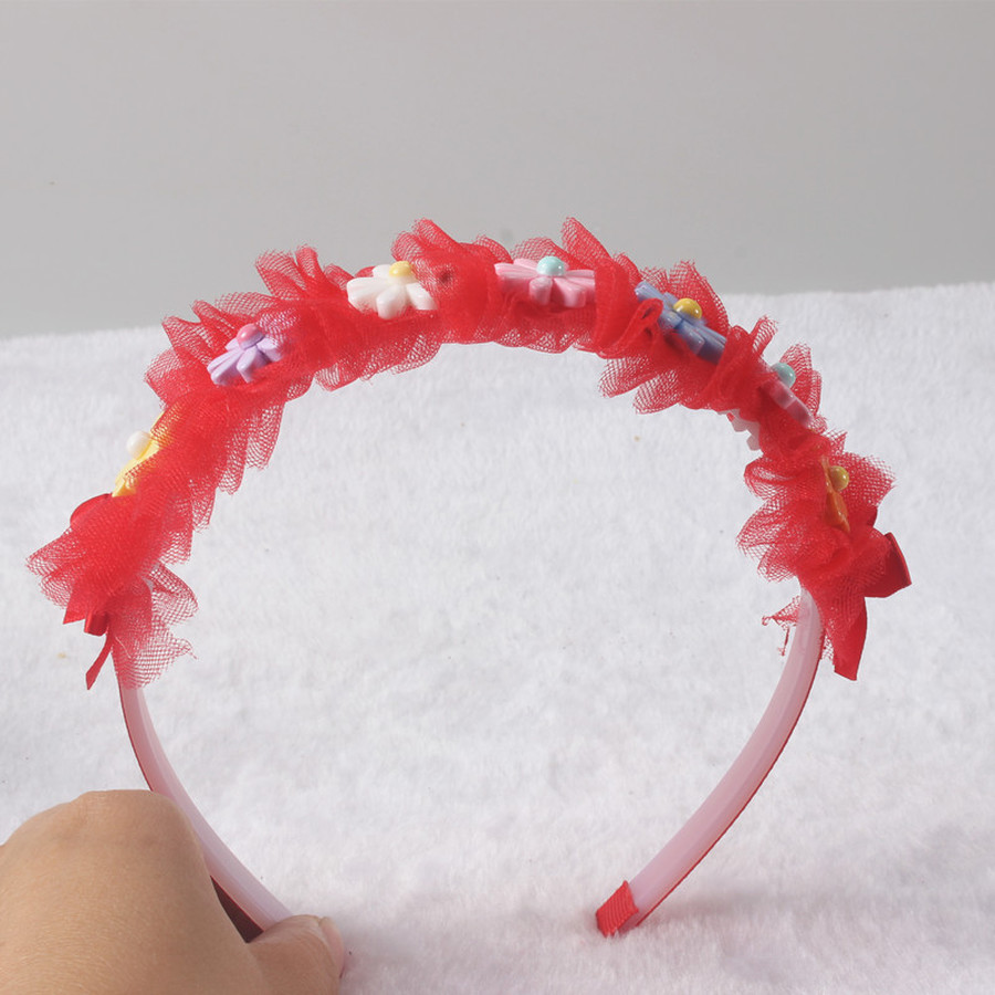 Cài tóc đính hoa xinh xắn cho bé gái