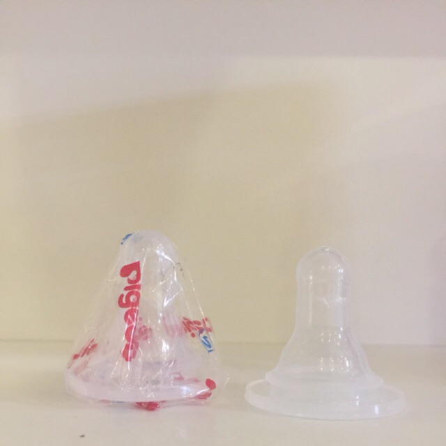 Núm vú silicone mềm Pigeon