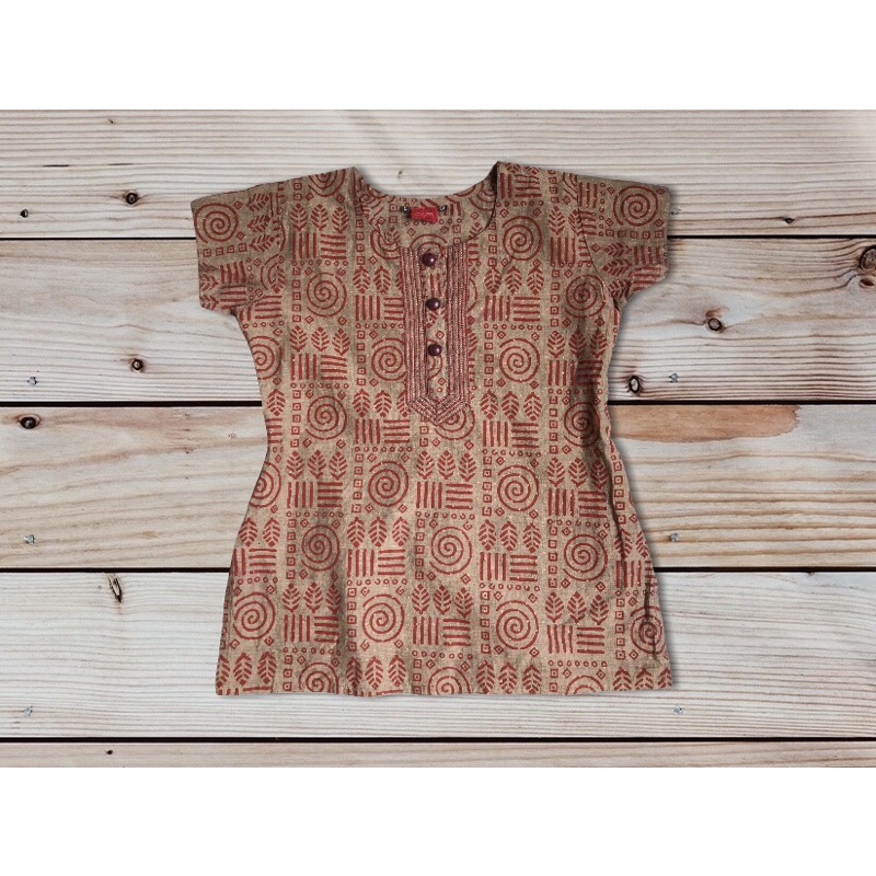 Áo hoa văn made in India size S.