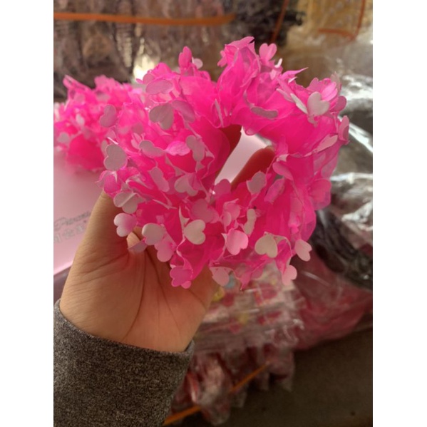 Dây cột tóc voan cho bé đi múa.