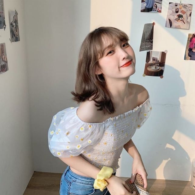 ÁO CROPTOP TRỄ VAI HỌA TIẾT HOA CÚC HỌA MI SIÊU XINH BO CHUN