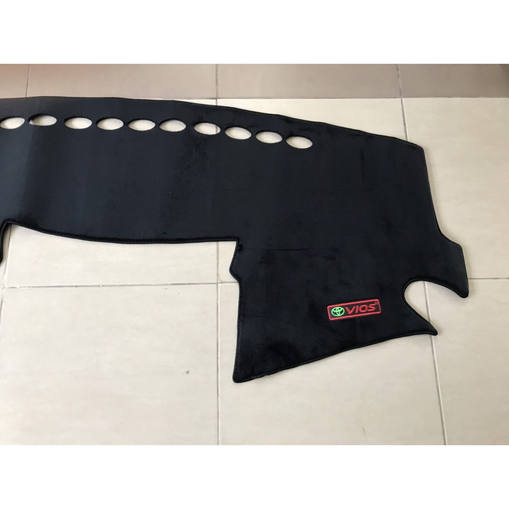 Thảm taplo nhung lông cừu xe Vios đời 2007 đến 2013 màu đen cao cấp đế có chống trượt