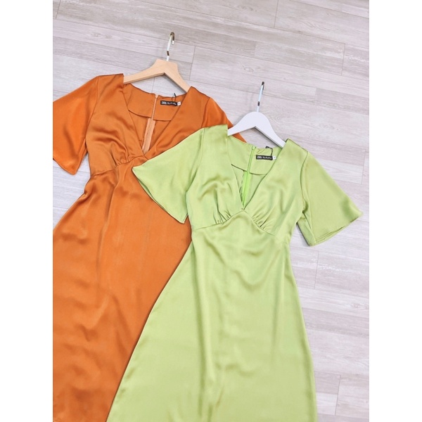 Váy lụa cổ V rúm ngực tay xoè xinh tôn dáng