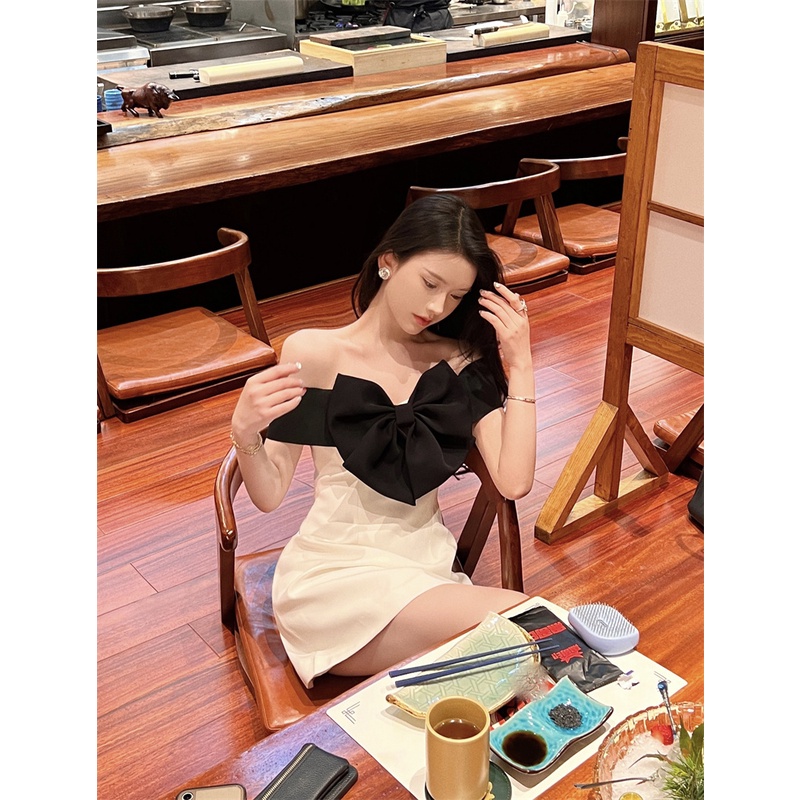 Đầm Váy Thiết Kế Trễ Vai Màu Kết Hợp Đen Trắng Chữ A Có Nơ Trước Ngực Phong Cách Hàn Quốc Phù Hợp Đi Tiệc Cưới Du Lịch | WebRaoVat - webraovat.net.vn