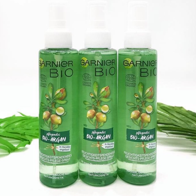 XỊT DƯỠNG ẨM CHO MẶT 2 TRONG 1 GARNIER BIO