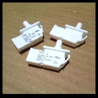 Công tắc cửa tủ lạnh Sanyo Aqua 2 Pin