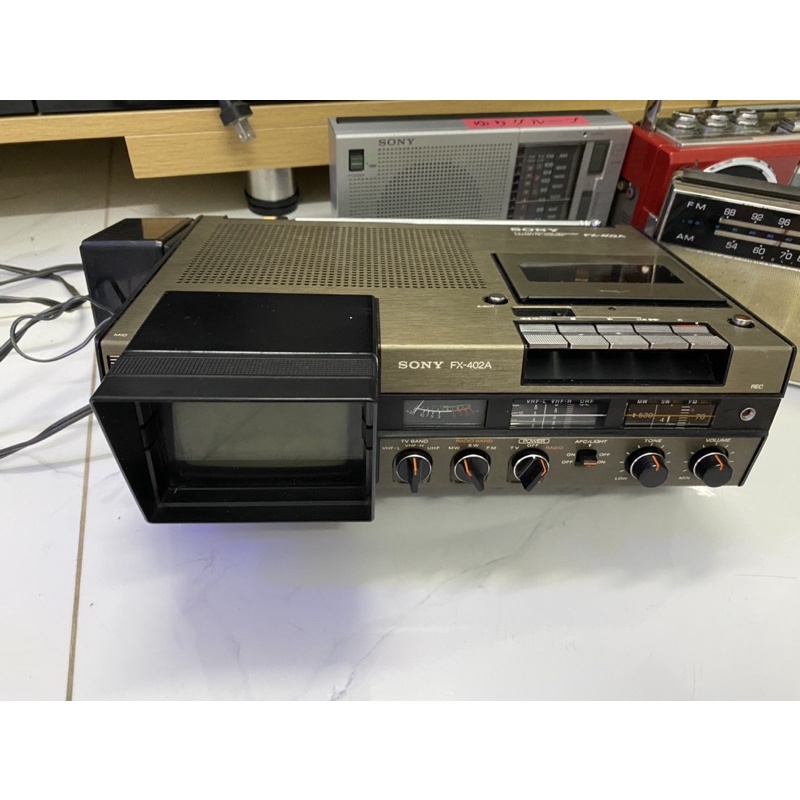 radio cassette tivi sony FX-402A sản xuất tại nhật 1967