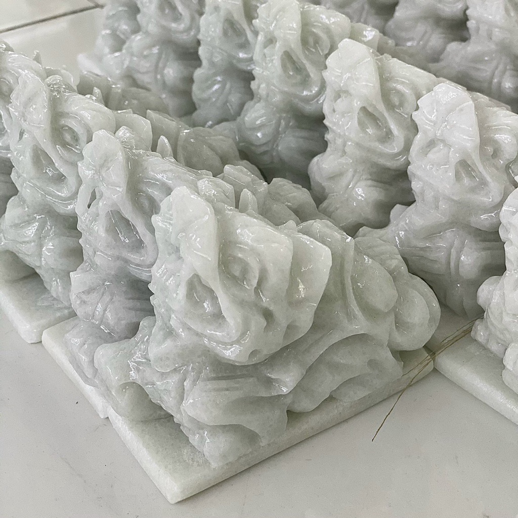 Tỳ Hưu Phong Thủy Đá Trắng Non Nước, Đá Vân Gỗ - Dài 10cm