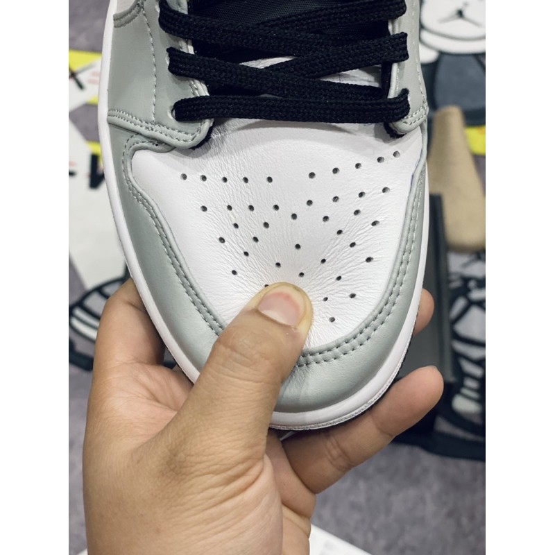 [AGsneaker] Giày thể thao cổ thấp chân bè fit lên 1 size màu xám trắng đen... | BigBuy360 - bigbuy360.vn