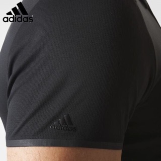 Adidas có cổ